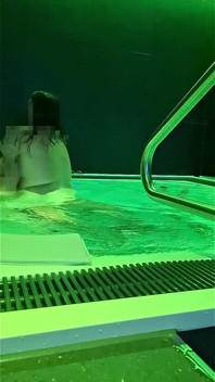 18yo Fan Spotted Me at the Public Spa and Filled Me up in the Hot Tub