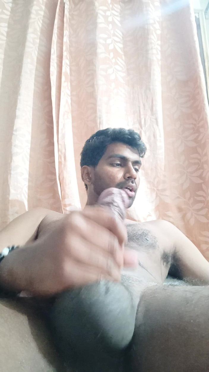 HornyHunk: Thủ dâm và xuất tinh