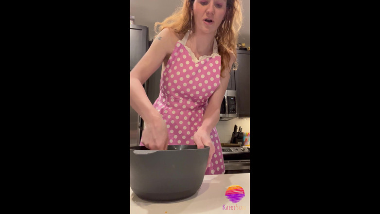 Kapri Sun: Шмель кончает в тесто для печенья