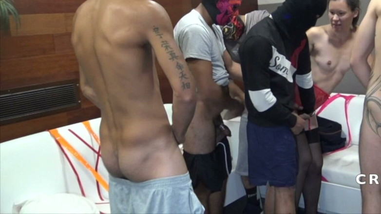 First bisex experience with friend: Niesamowity Bang Bang Bisex I n sauna