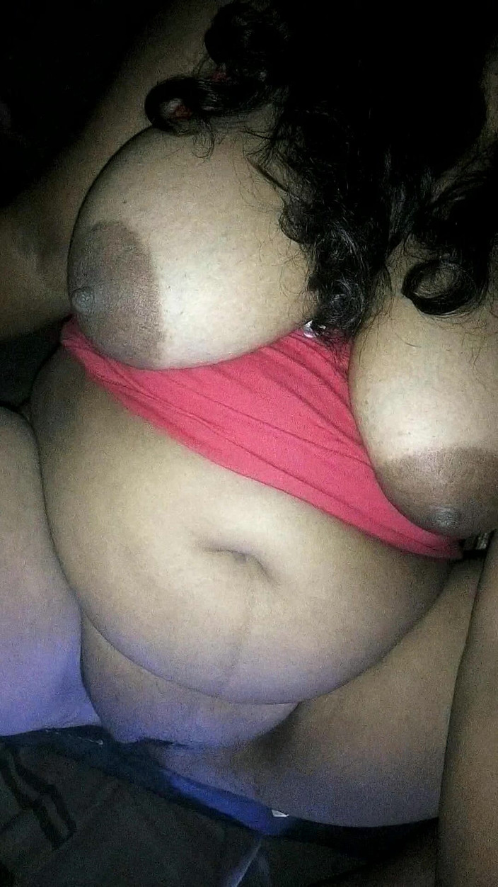 Sadia vabi: Sadia má sex na webové kameře se svým přítelem