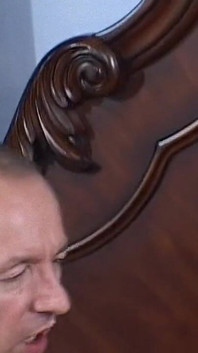 MILF가 큰 성기로 성관계를 가졌다