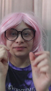 我的继妹让愚蠢的脸和阿赫高脸