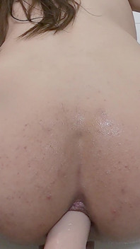 Sonia aflevering 01 - Sonia S'encule Dans La Salle De Bain