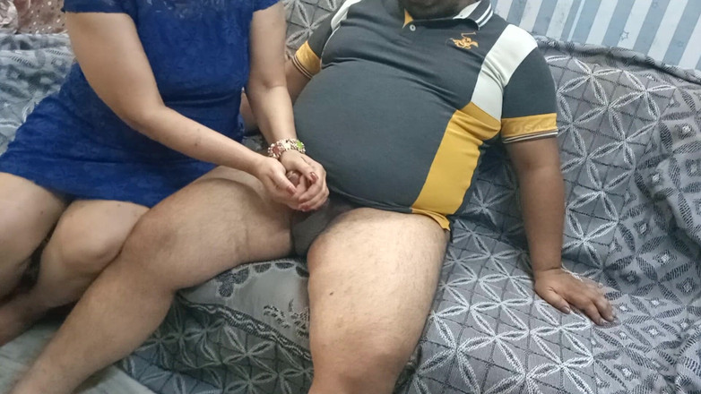 aliabegum: Suster malayali lagi asik pijat kontol besar yang berujung ngocok...