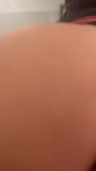 大屁股白人美女发现我出轨了她最好的朋友被内射