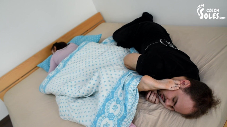 Czech Soles - foot fetish content: Wendy's cold tiny feet in need of attention
