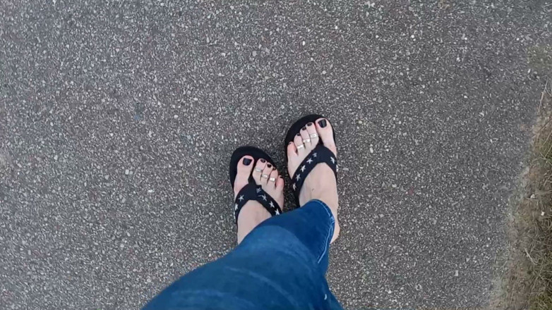 Heelex: I Cum on a Walk in Broad Daylight, Not Using...