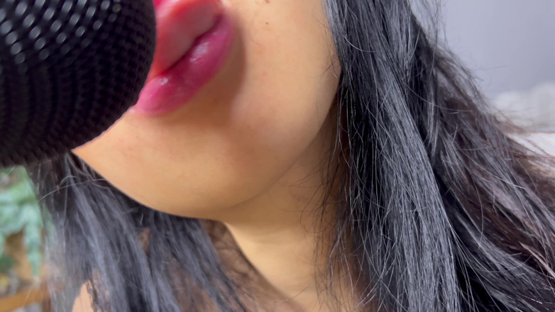 Asmr_mouth: 官能的なイエティマイク舐め