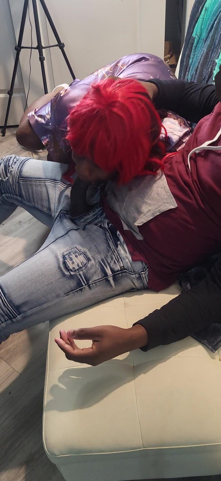 Wondahead21: Curvă roșcată futută în gât pe canapea! Doar pentru fani - Wondahead22