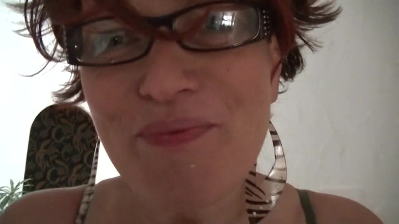 Popp Sylvie: Spermă înghițită într-un hotel