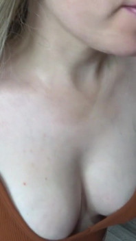 ホット巨乳ブロンドはフェラチオ後に素晴らしいセックスを取得します!巨乳にザーメン