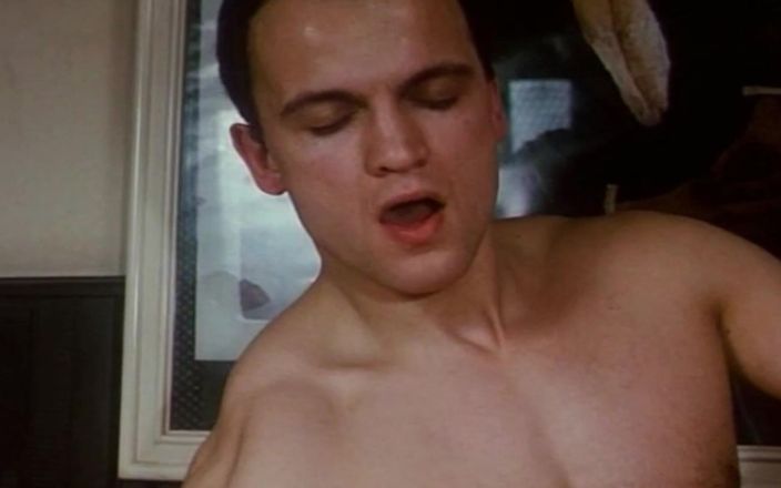 Inhonorof porn: Piękna dziewczyna z Tyrolu dostaje upuszczony owłosioną cipkę
