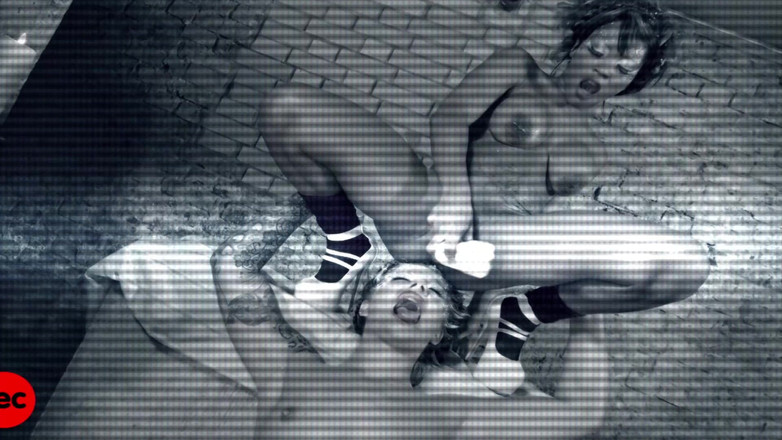 Planete Francaise: Ebony MILF och hennes franska bFF har kul tid medan...