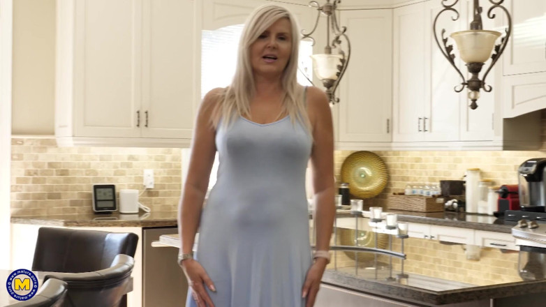 Mature NL: Velvet Sky in a great hot solo!