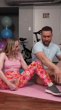Tantrische tabu versuchung - die intime yoga-stunde des stiefsohns mit einer mit Spielzeug glücklichen stiefmutter
