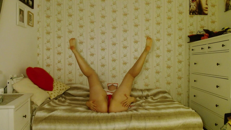 QueenJoo: Asistentă medicală după orele de program