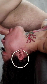 Sola stawr schlampiger blowjob von einer sexy latina - gesichtsfick voll in den hals