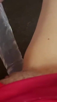 VEDERE LA PERSOANA 1 cu vibrator care îmi fute pizda rasă