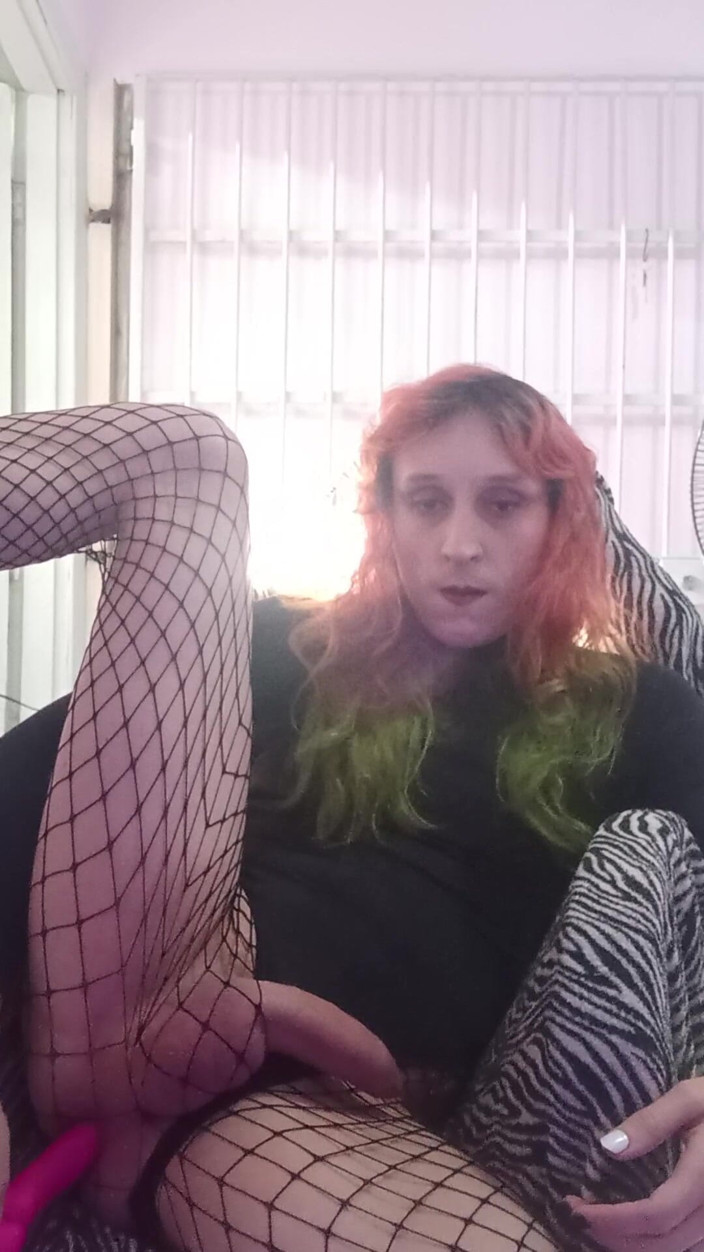 Nyxie Branco: Đồ chơi và Sissyhypno