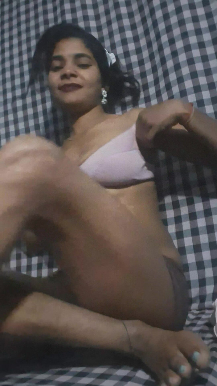 Sonaxii: Thirsty Sister-in-law Showed Her Body