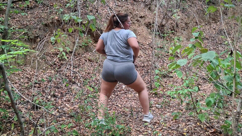 SugarPose: Тверк латины с большой задницей на улице