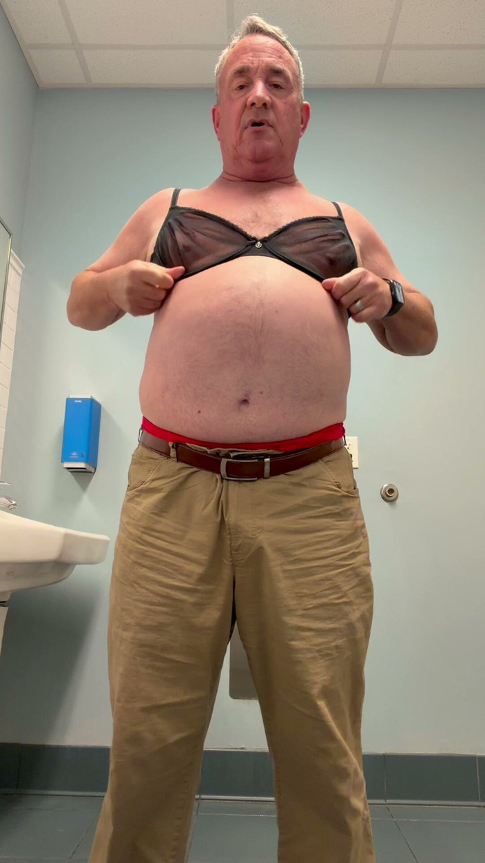 GottaLuvBB: I Went to Work After Morning Hookup