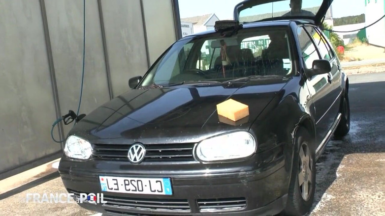 Rue Chaude: Het brunettbrud blir hal vid biltvätt