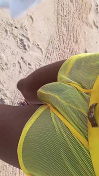 Spaß zum ersten mal allein am Strand von Cotonou haben