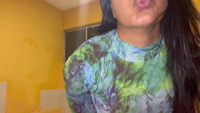 pampammedallo: Ibu tiri yang menggairahkan merekam dirinya sendiri