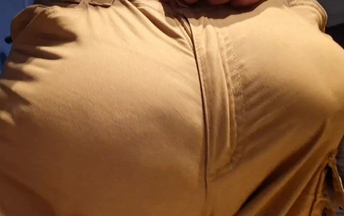 Monster_Meat_: 裤子上的大凸起