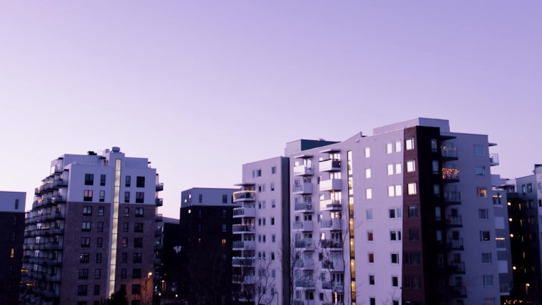 German Full Movies: Блондинка, збуджена МІЛФ хоче, щоб її трахнули і розбризкували по всьому тілу