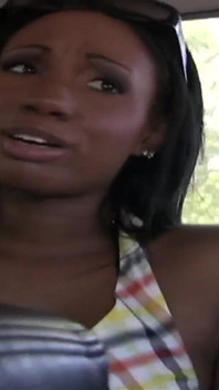 Ébano tetona Mahlia Milan le da a Sascha Koch una cogida y mamada interracial