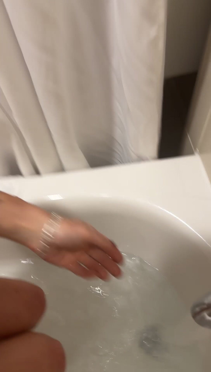 Zoey Portland: Membasuh pepek