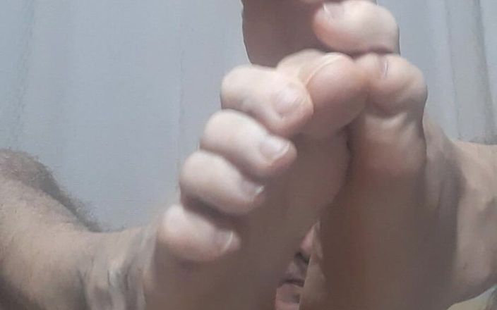 Big uncut hard cock: Мои ступни крупным планом