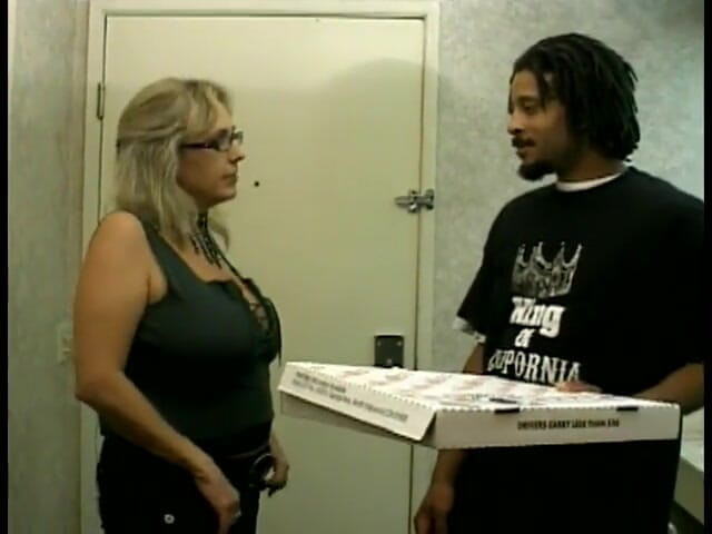 First Black Sexperience: Black guy working as pizza delivery provides feel bored aged...