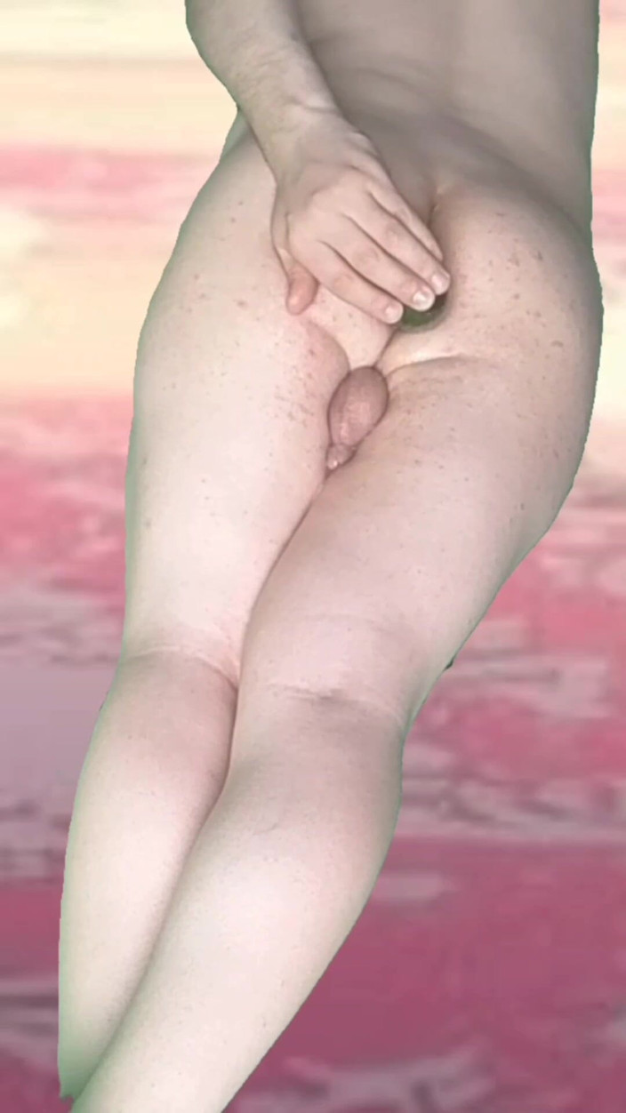 Kitty_Cross: Biggest Cucumber Using as a Dildo Inserting with High Pressure