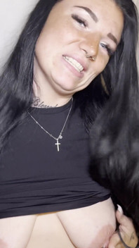 Extrémně perverzní sólo roleplay - kouření a xxlfacial