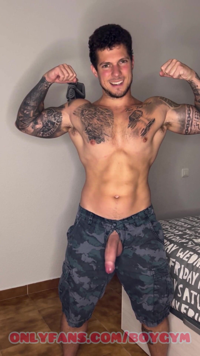 Military Gay Shows How His Weapon Cums (Boy gym)