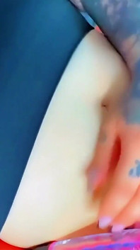 Čas hrát si s mojí hračkou, mým ptákem a mým zadkem