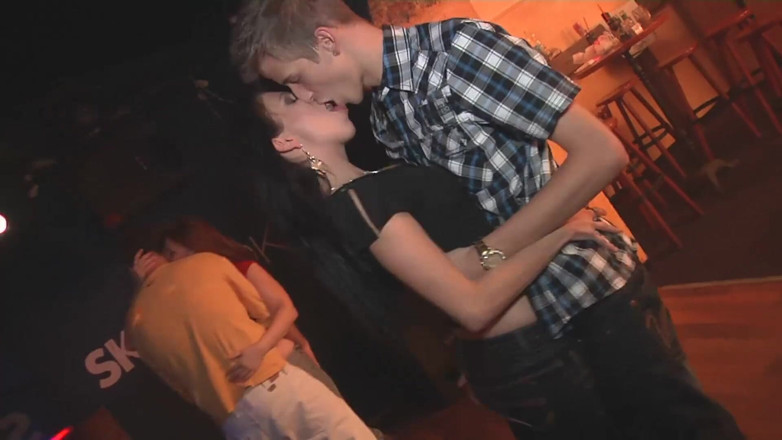 German amateur - 100% German hardcore videos: Chicas cachondas se divierten mucho en la fiesta de orgía