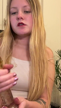 Körper zeigen + dildo-blowjob