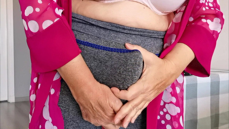 MariaOld: Tu as surpris ta belle-mère mature en train de regarder...