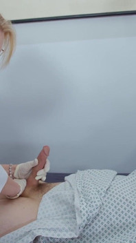 Breeding Doctor - Hunter Johnson 's Fertility Hospital Visit Ends with Sexy Doctor Anna Lynx Getting Creampied