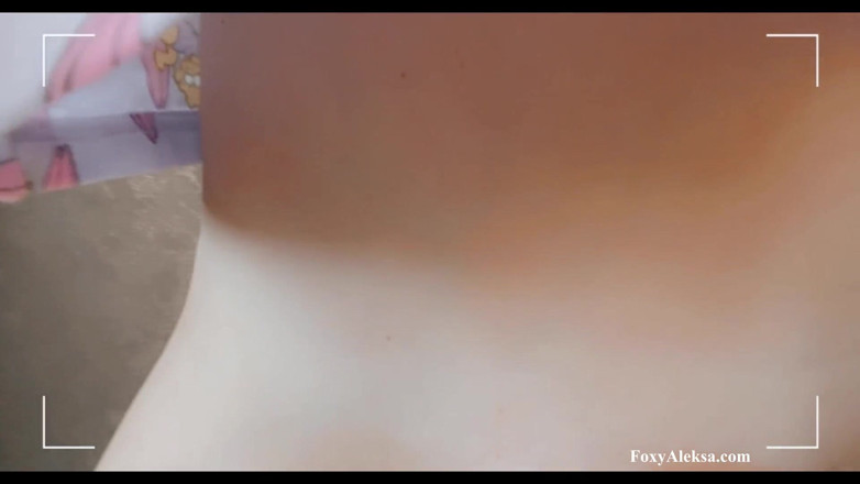 FoxyAleksa: Petite pussy pillow humping. Cute girl want sex
