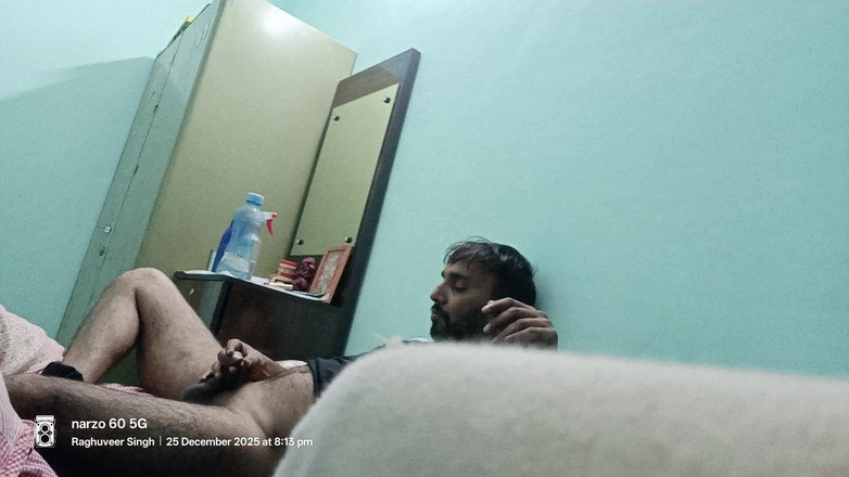 Rajasthani-old-lover: インドのデシ女の子が隣人の継父や軍人の継父とセックスしている