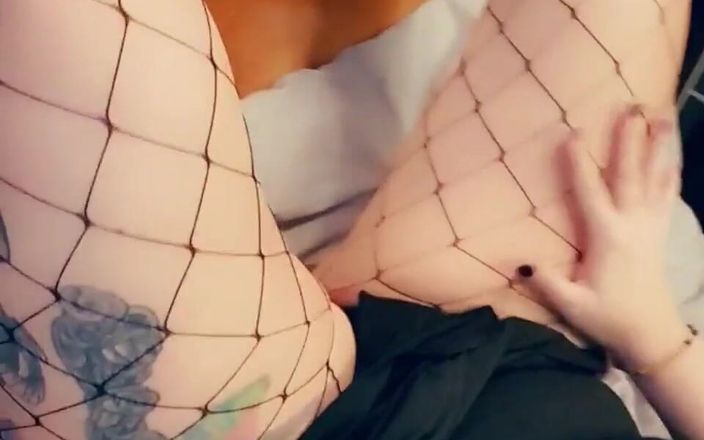 Livie Blainn: Horny in My Bed