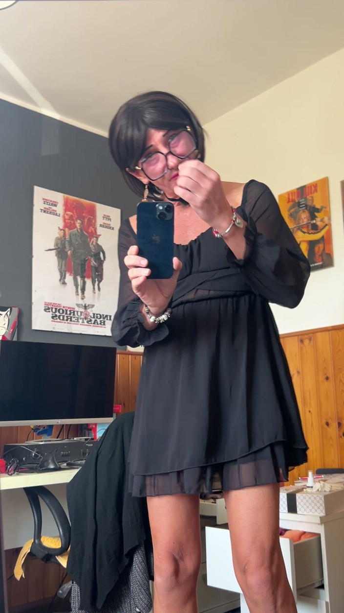 Andreina Naty: Seksowna przejścia przed lustrem 01