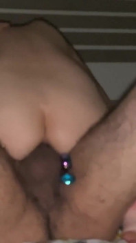Stiefschwein zeigte, wie sie einen vibratordildo benutzt teil 3