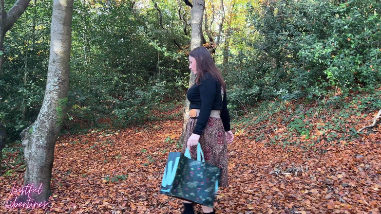 Lustful Libertines: Mirando al maestro haciendo pis en el bosque